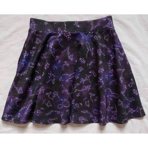 Hot Topic Constellations Skater Skirt Purple Black Mystical Goth Punk Juniors SM - Picture 3 of 10